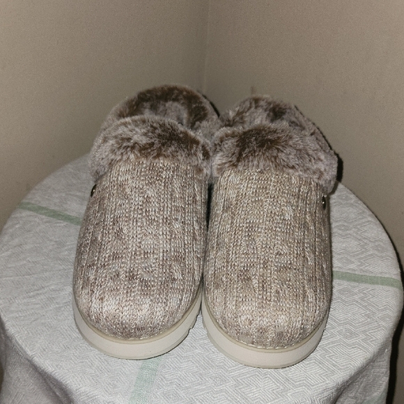 Skechers BOBS Cozy Cream Slippers - Picture 5 of 14